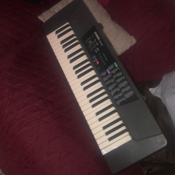 Piano - Picture 4 of 4